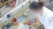 女子辅导作业崩溃扇孩子耳光,女子辅导作业崩溃扇孩子耳光事件反思